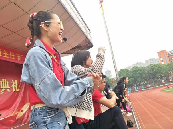 泰国女子公路自行车队奋力拼搏，超越自我的简单介绍